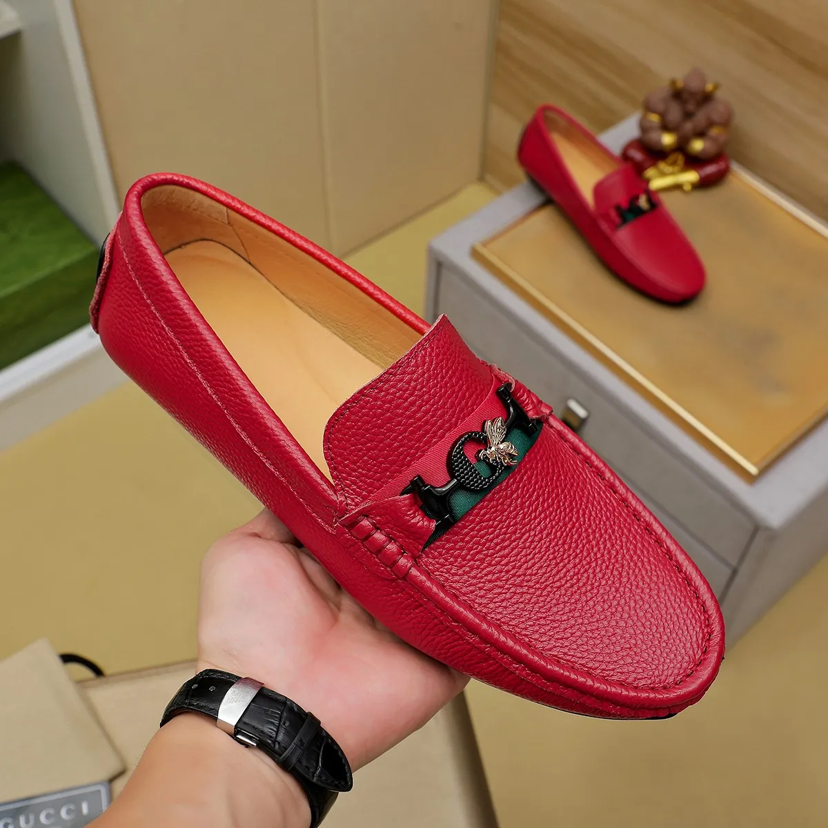 Men's shoes 💰360💰💰GUCCI Gucci official website synchronizes the latest model 🛃The upper is made of imported cowhide, 🐷leather lining, rubber outsole, 🎩🎩top-notch handcrafted workmanship with fine stitches and threads🔍definitely satisfy those perfectionist men who pursue high luxury quality 👏 Colors available! Code number 38-45 Large quantity in stock